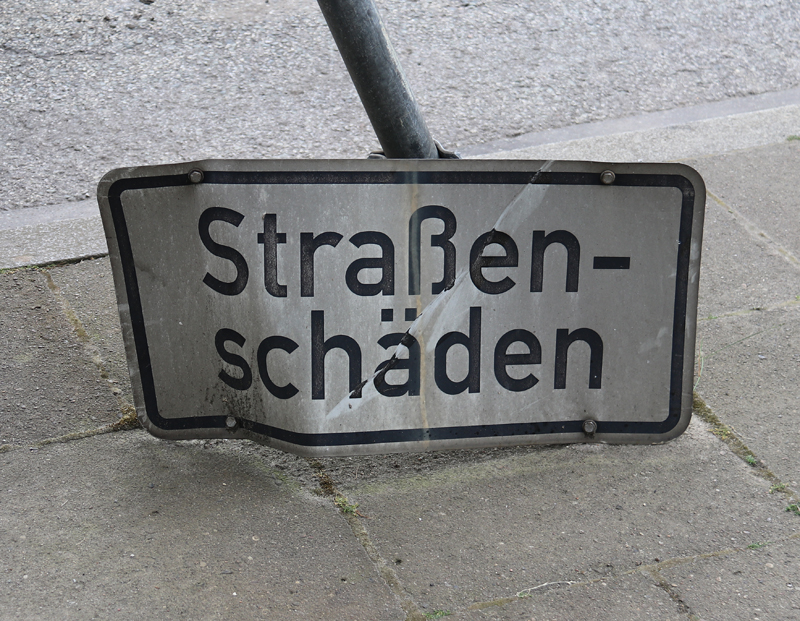 Straßen-schäden